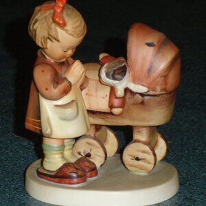 "Doll Mother" Goebel Hummel Praying Figurine #67 TMK3 - Mother's Day Gift!